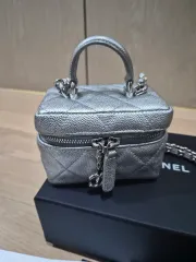 シャネル トップス ハンドル ミニバッグ ベネティバッグ