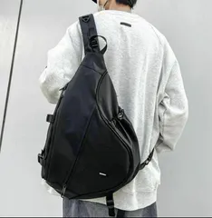 ショルダーリュック リュック ショルダーバッグ 斜め掛けかばん スポーツバッグ多機能バッグ シンプル修学旅行 韓国 アウトドア 登山 キャンプ 撥水 旅行 出張 通勤通学 大容量 オシャレ デザイン 自転車ツーリング アウトドアバッグ