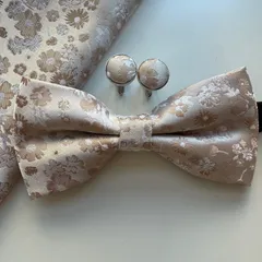 ④-3 蝶ネクタイ　ポケットチーフ　カフス3点セット