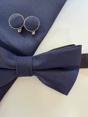 ④-6  蝶ネクタイ　ポケットチーフ　カフス3点セット