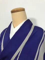 【中古】 Sサイズ 単衣着物 正絹 紬 アンティーク 青地に縞文様 