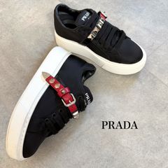 ぐ*こ様 【ほぼ新品】PRADA スタッズバックル付 ナイロン 厚底スニーカー ぐ*こ様 【ほぼ新品】PRADA スタッズバックル付 ナイロン 厚底