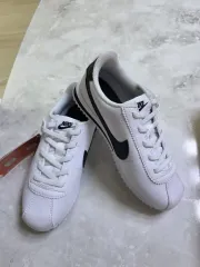 キッズ NIKE コルテッツ 白黒 スニーカー 新品 190サイズ