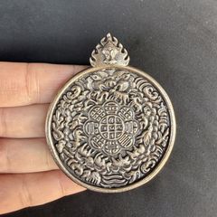 古銅 ？鉄？浮彫 鏡形 飾り物 古美術 骨董品 コレクション - メルカリ