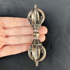 チベット密教法具 ネパール製巨大バジュラ チベット密教法具 ネパール製巨大バジュラ - メルカリ