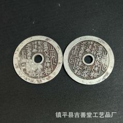 半田真之 木彫り オオカミキーホルダー 約10m - メルカリ