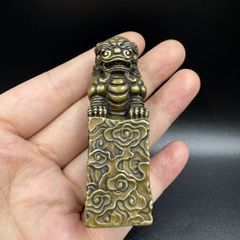 アロワナ 魚型置物 貨幣台座 縁起物 - メルカリ