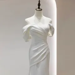 2026年冬新作、優雅な白いフォレストスタイルのブライダルドレス。