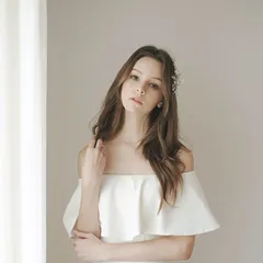 2026年新作 ブライダル ミドルスリーブドレス、トレーン付き白いドレス、結婚披露宴ドレス