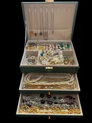 【中古】遺品整理 生前整理 アクセサリーまとめ売り ネックレス  イヤリング ブレスレット  ネクタイピン    ブローチ    NA26B(T)2