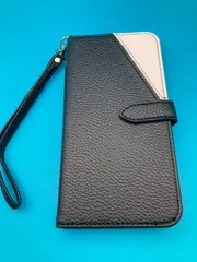 iPhone 7 Plus / 8 Plus 手帳型ケース ブラック レザー調 カード収納 ストラップ付き