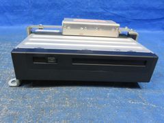 パイオニア・カロッツェリア製カーオーディオアンプ PRS-X220。動作