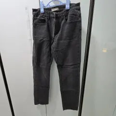 ユニクロ ブラック ウォッシュ デニム パンツ