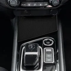 送料無料 日産 ノート E13 AURA 系 2022年対応 中央コンソール 上段 シリコンマット 専用設計 内装保護 小物置き 滑り止め 防汚 傷防止 アクセサリー