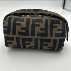 FENDI FFロゴ コスメティックポーチ - メルカリ