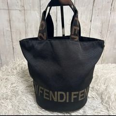 FENDI トートバッグ ブラック ロゴ入りバケツ型 - メルカリ