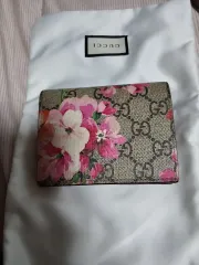 グッチ フラワー ブルーム 二つ折り財布