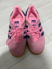 アディダス ガゼル ピンク