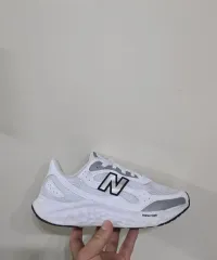 255 ニューバランス アリッシュv4 フレッシュフォーム ホワイトメタリックシルバー