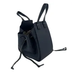 新品未使用 LOEWE ロエベ ハンモック バッグ スモール 2way ショルダーバッグ クラシックカーフ ヘリンボーン柄コットンキャンバス裏地 アナグラムのエンボス加工 ネイビー/ブラック ハンドバッグ ショルダーバッグ 2WAY 3WAYバッグ
