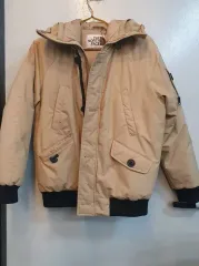 THE NORTH FACE ザノースフェイス ダウン ベージュ色 アウター 90サイズです