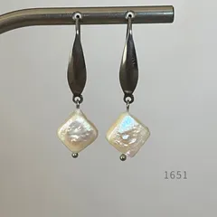 バロック淡水パール・スクエア　ピアス　・・✽・・　〈真珠　サージカルステンレス　フック〉