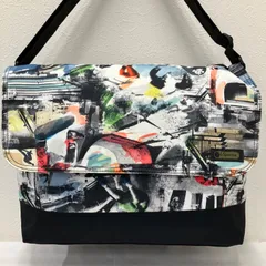 9265　LeSportsac レスポートサック　ショルダーバッグ　メッセンジャーバッグ　ブラック　黒　スケボー　スケートボード　レディース　メンズ　ユニセックス　カジュアル　シンプルのサムネイル