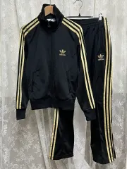 アディダス ファイヤーバード 黒金 トラックジャージ セットアップ トラックジャージ トラックパンツ