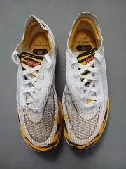 275 NIKE ズームX ヴェイパーフライ ネクスト% BRS スニーカー