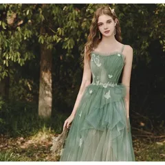 新しい未使用 イブニングドレス ベアトップ ビスチェドレス ロング キラキラドレス オフショルダー 発表会ドレス チュール パーティードレ