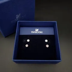 SWAROVSKI スワロフスキー ピアス クリスタル ペア 2色セット ピンク クリア 箱付き 上品 フェミニン シンプル 普段使い ギフト プレゼント 贈り物
