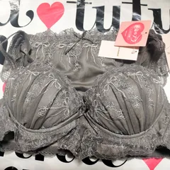 新品  タグ付  運命のブラ A65 上下セット  ブラ＆ショーツ  Mチュチュアンナ  定価 3498円    75