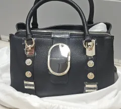 GUESS ブラック トートバッグ ハンドバッグ バッグ 出品