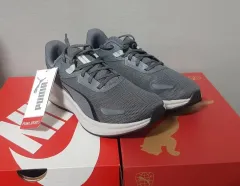 新品 プーマ スニーカー (260 280)