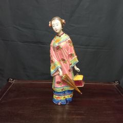 Y リユース 中国 置物 人物 アンティーク 人形 美術品 インテリア S 康熙年製 銘 中国美術 粉彩 美人像 陶器人形 置物 飾人像 唐物 骨董品
