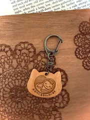 マタニティマーク　木製キーホルダー　ねこ