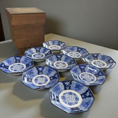 135 伊万里　線描き　花　小皿　古伊万里　鍋島　九谷 135 伊万里 線描き 花 小皿 古伊万里 鍋島 九谷 - メルカリ