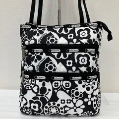 9189　LeSportsac レスポートサック　ショルダーバッグ　ブラック　黒　ホワイト　白　花柄　フラワー　レディース　軽量　カジュアル　シンプル　カード収納