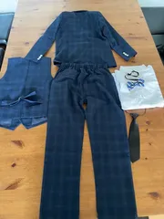 子供用スーツ・ブルー・8点セット（シャツ＋ブローチ＋ネクタイ2本＋蝶ネクタイ付き） 150　Q-000784　bu１