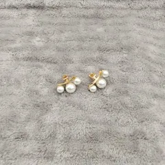 イヤリング　3粒パール