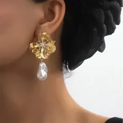 【新品未使用】 大ぶり フラワー パール ピアス ゴールド ブライダル 結婚式