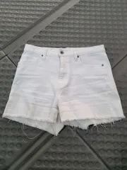 ユニクロ 白 デニム カットオフ ハーフパンツ