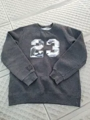 グレー 23番 スウェットTシャツ