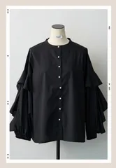 ティアードフリルスリーブパールボタンブラウス　黒　frene フラーネ