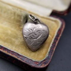レア ゴールド！ ブルボンキーホルダー 薔薇 バラ ローズ フレンチ