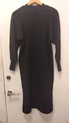 M02　アンタイトル　UNTITLED　未使用新古品　5号　毛100%　クルーネックワンピース　ブラック　両サイドスリットあり
