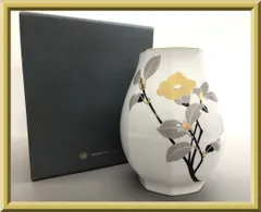 【美品】大倉陶園 OKURA 金彩椿 8角 花瓶 花器 花入 花生 フラワーベース 華道具 茶道具 飾り壺 壷 インテリア オブジェ 置物 飾り物 陶磁器 記念品 ケース付