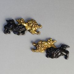 鍔 【 鉄地 松竹梅図鍔 】 日本刀 刀装具 鐔 骨董 古美術 Ac25071814