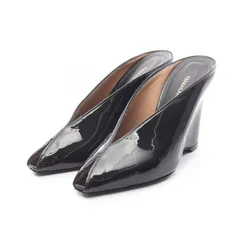 サルヴァトーレフェラガモ Salvatore Ferragamo パンプス オープントゥ ブラック パテントレザー パンプス レディース Used A