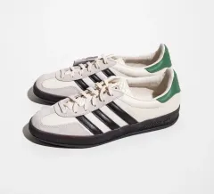 アディダス ガゼル インドア ユニセックス 230